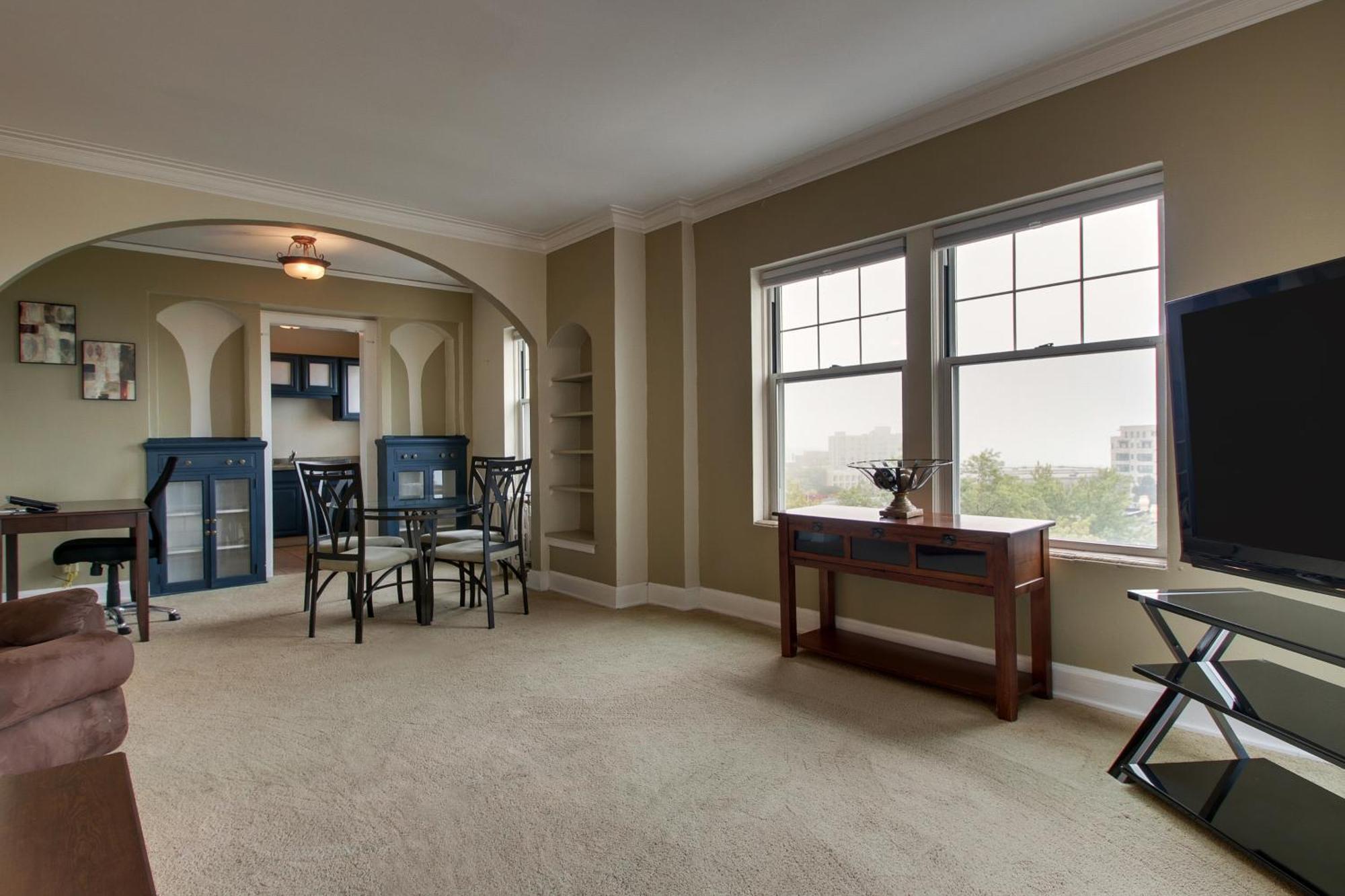 One-Bedroom Suite Lake View