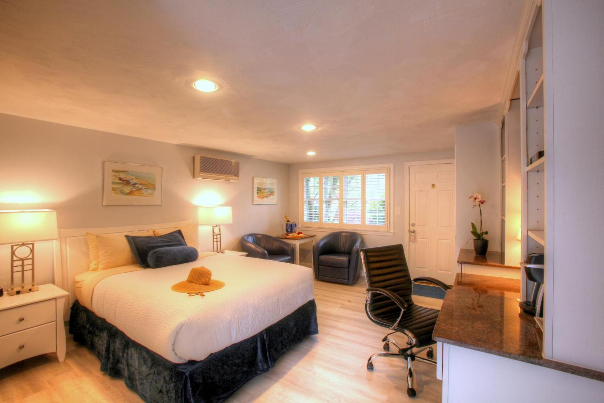 Deluxe Queen Room