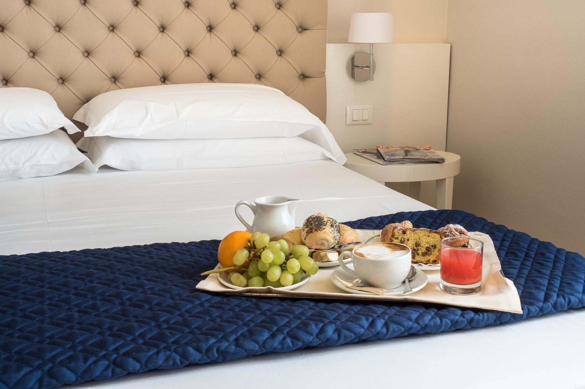 Deluxe Double or Twin Room Pool View