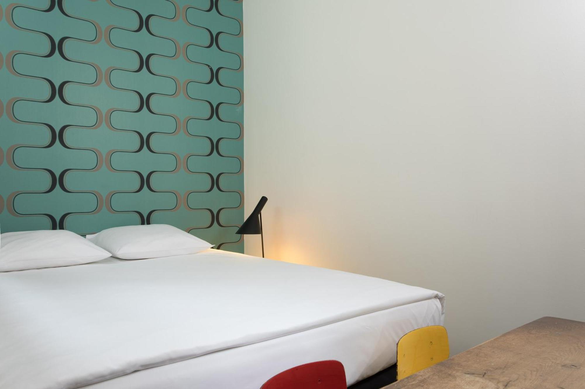 Family Room,1219140052:JPEG