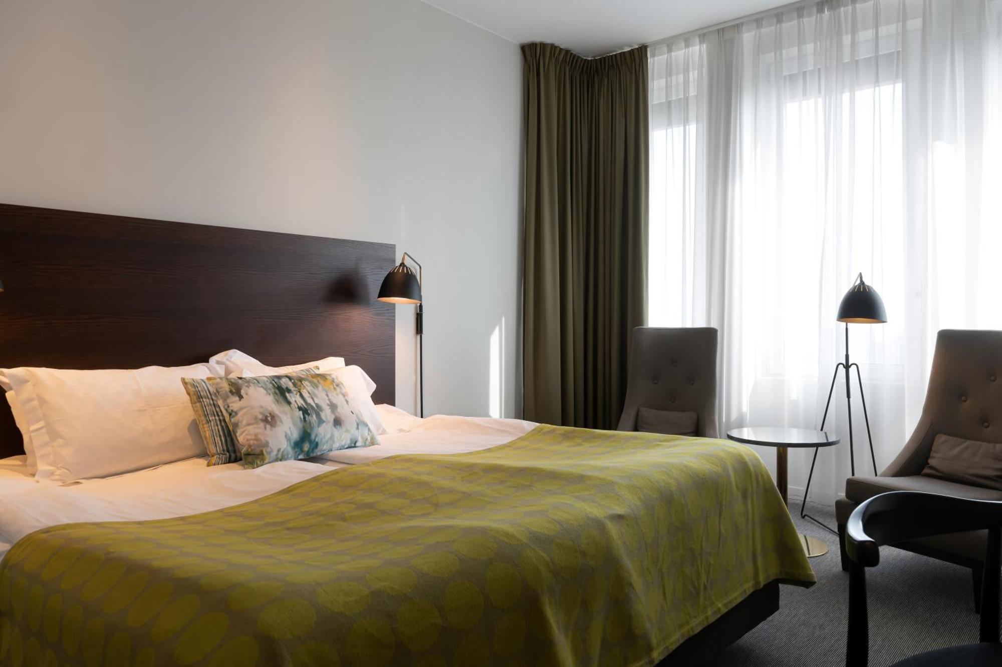Deluxe Double Room,1219378783:JPEG