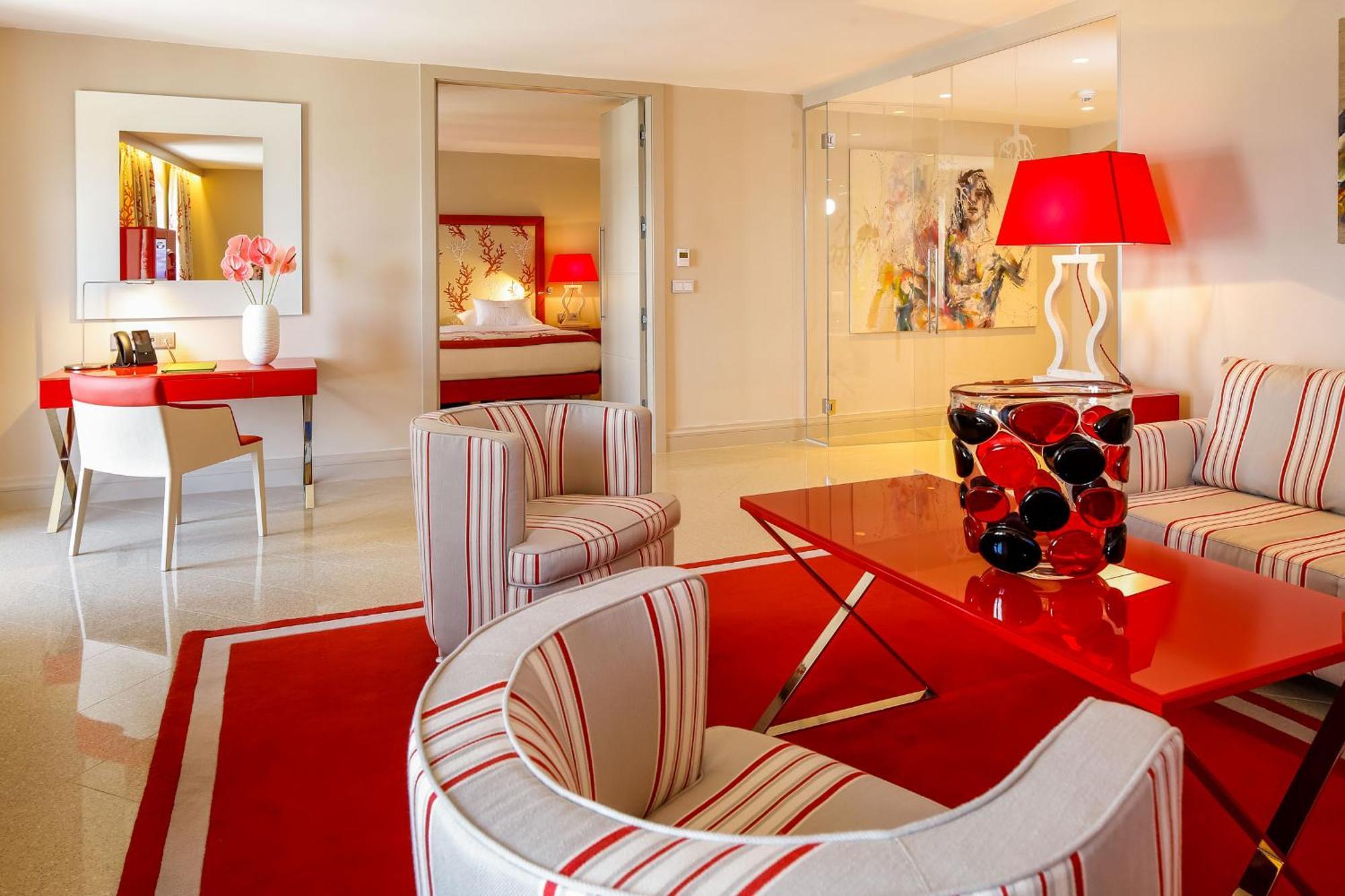 Luxury Suite