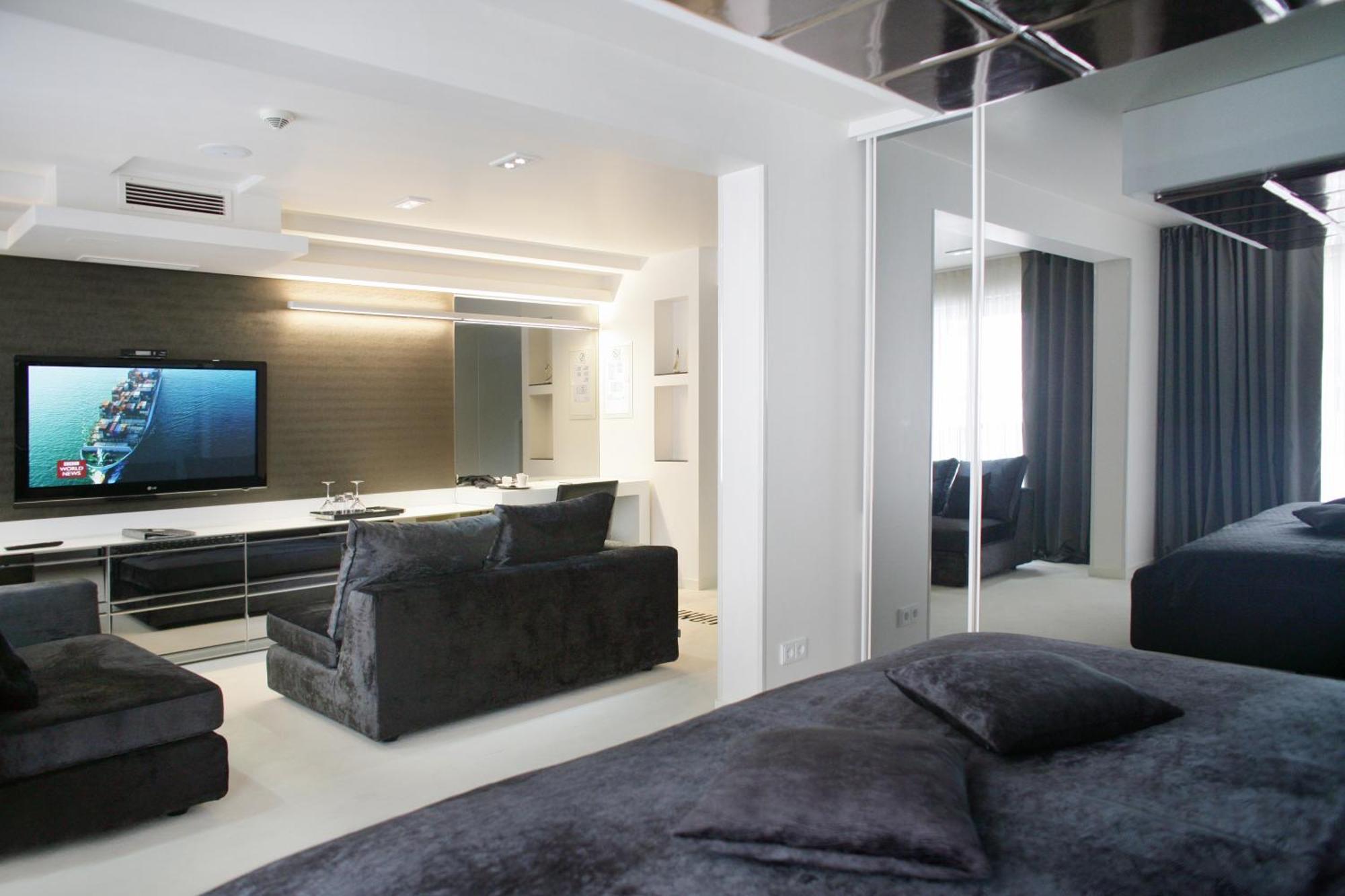 Superior Suite Balcony Jacuzzi