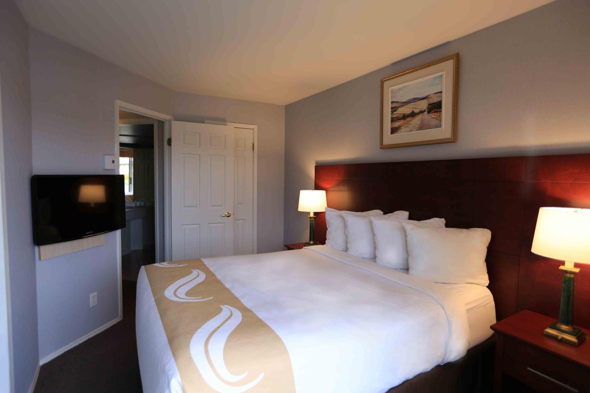 Queen Suite Two Queen Beds Non-Smoking