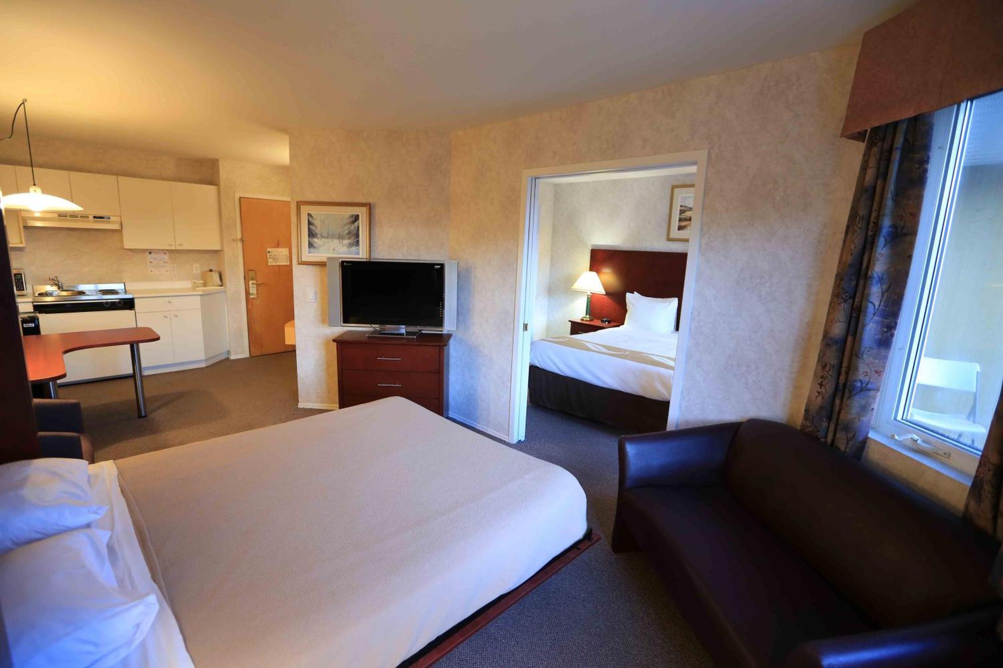 Queen Suite Two Queen Beds Non-Smoking