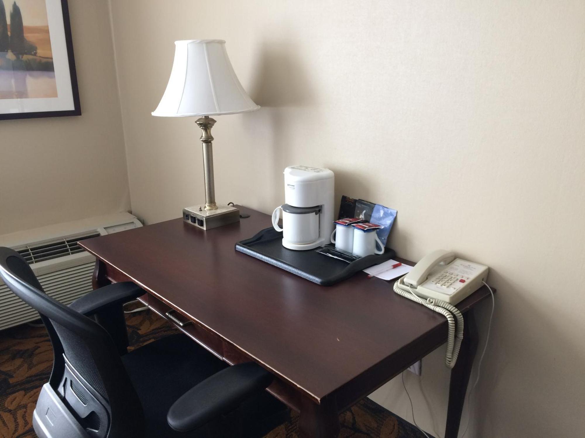 Executive Queen Room with Two Queen Beds - Non-Smoking