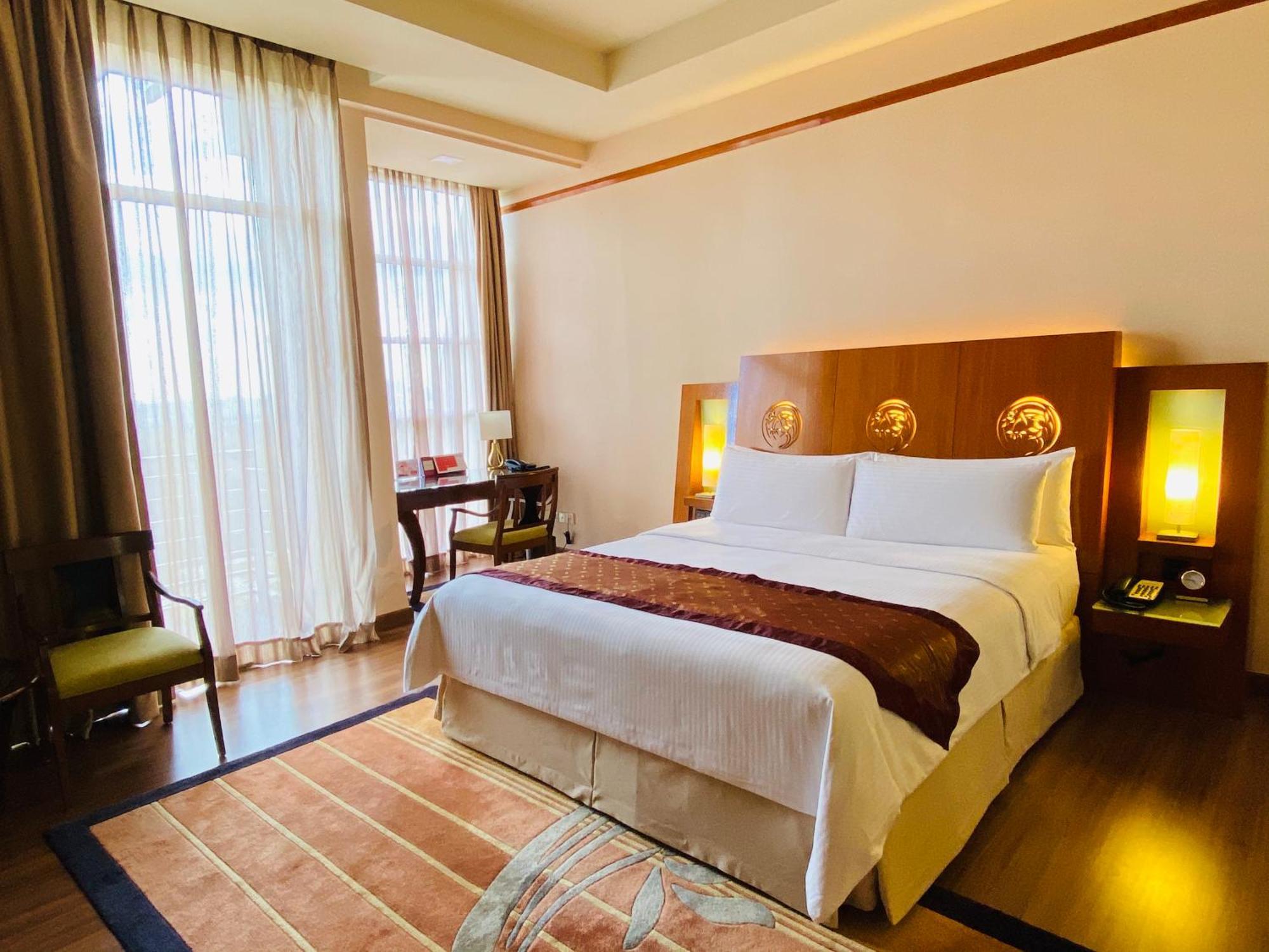Deluxe Garden View King Room