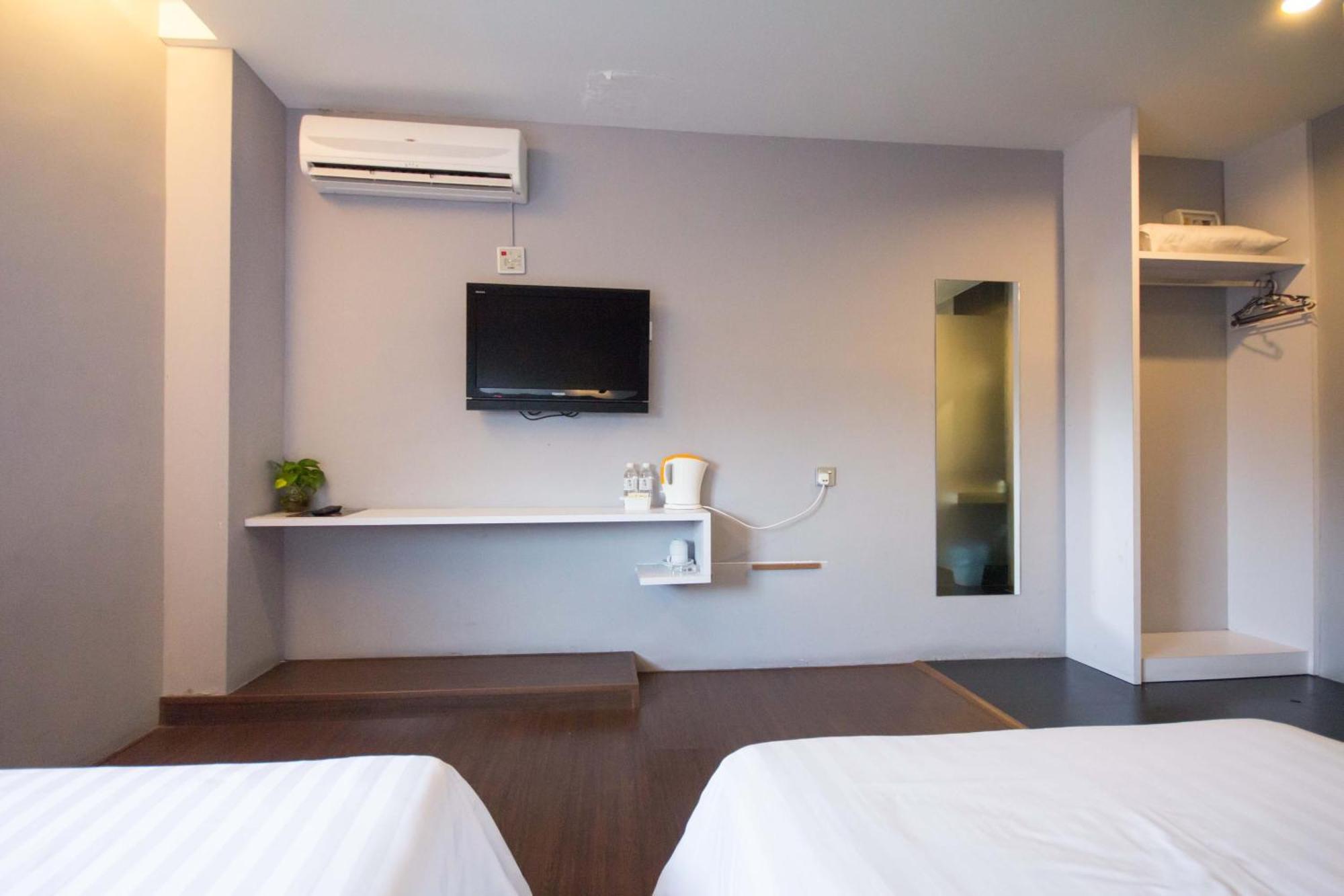 Standard Twin Room