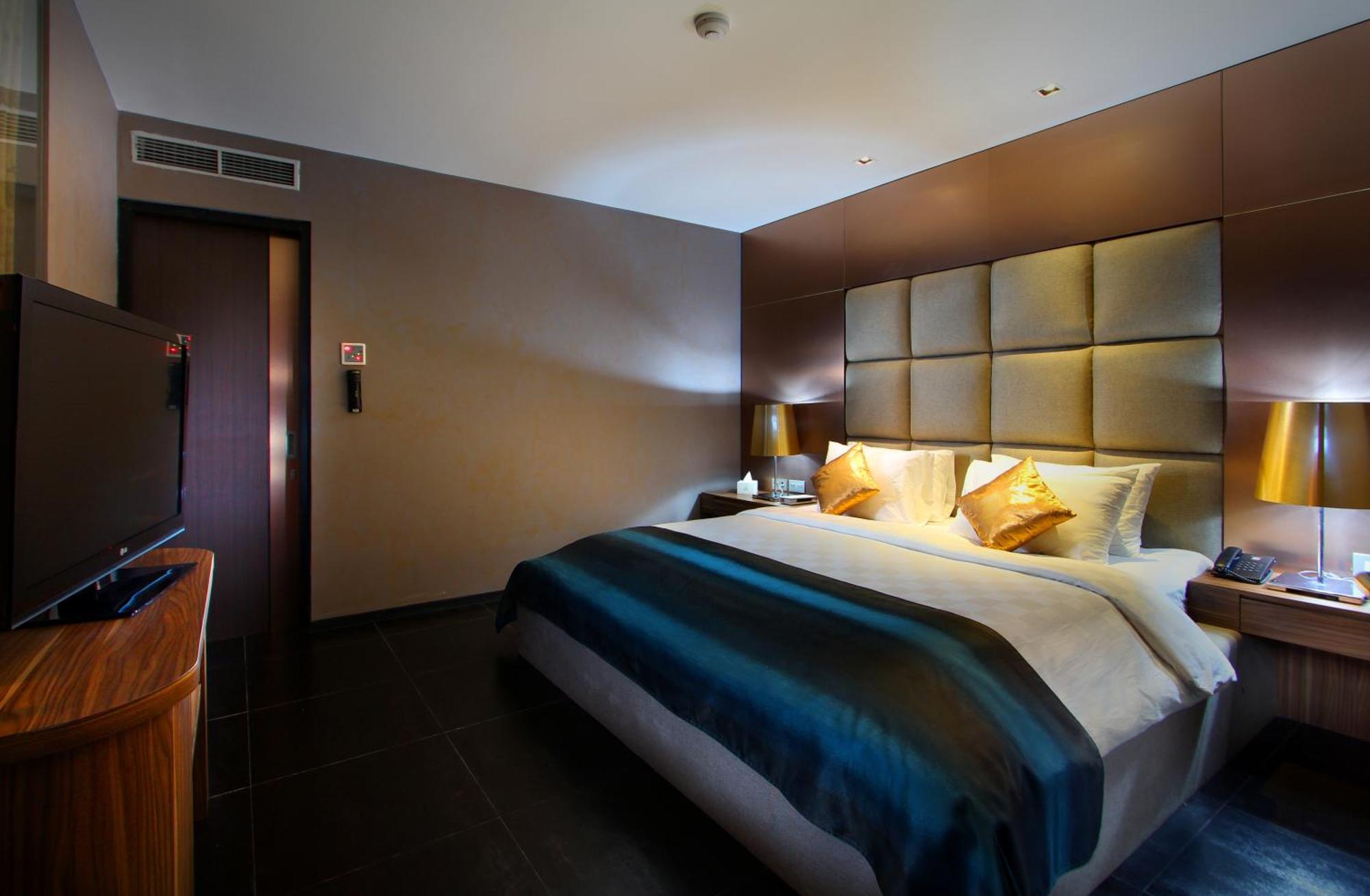 Royal Suite,1583107876:JPEG