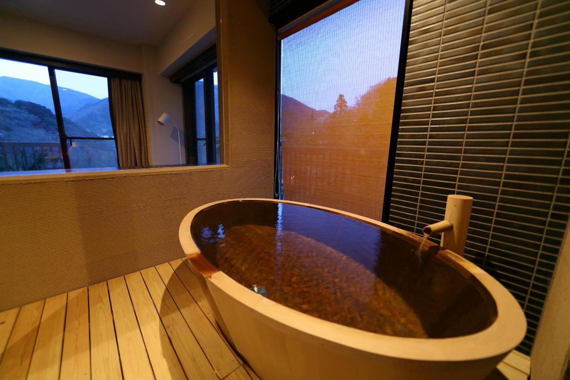 【Room Only or No Meal】Premium Suite Semi Open-Air Bath Hinoki