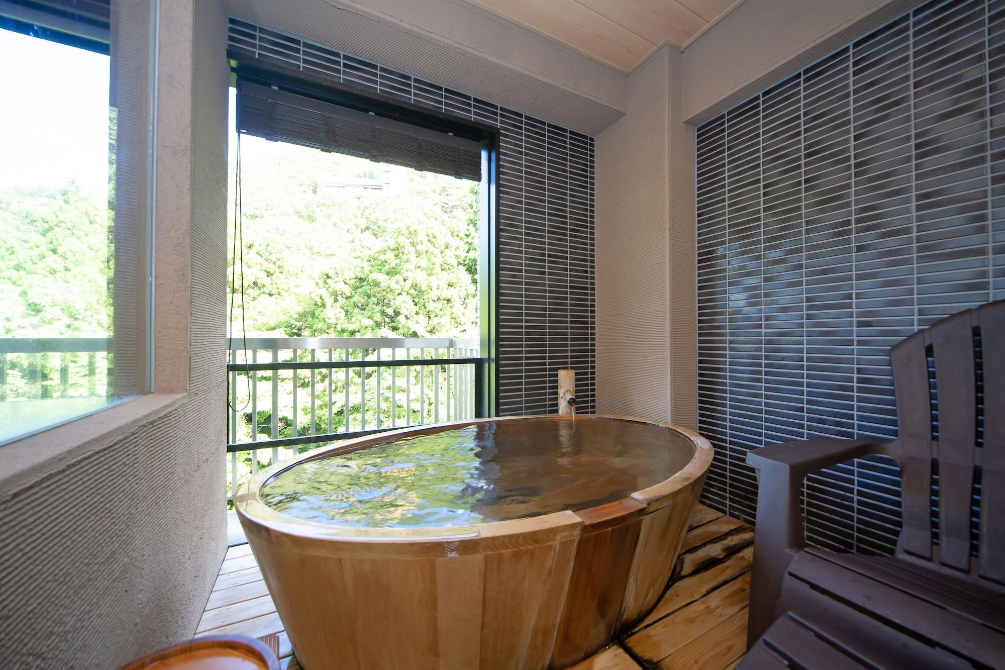 【Room Only or No Meal】Premium Suite Semi Open-Air Bath Hinoki
