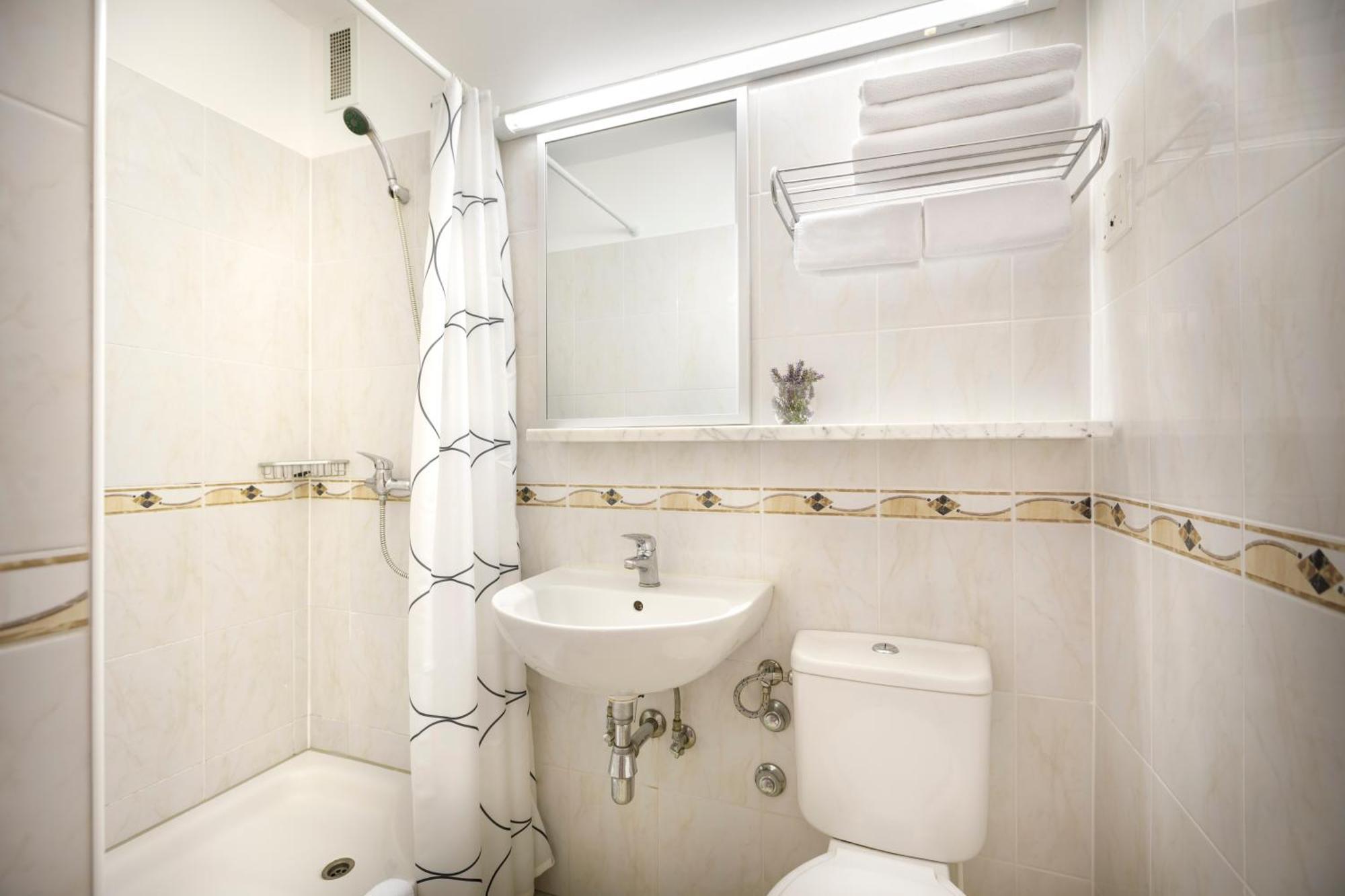 Room for 1 - Veli Mel Hotel,1541276710:JPEG