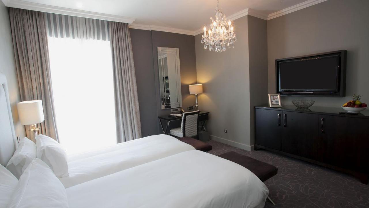 Premium Double or Twin Room Mountain View