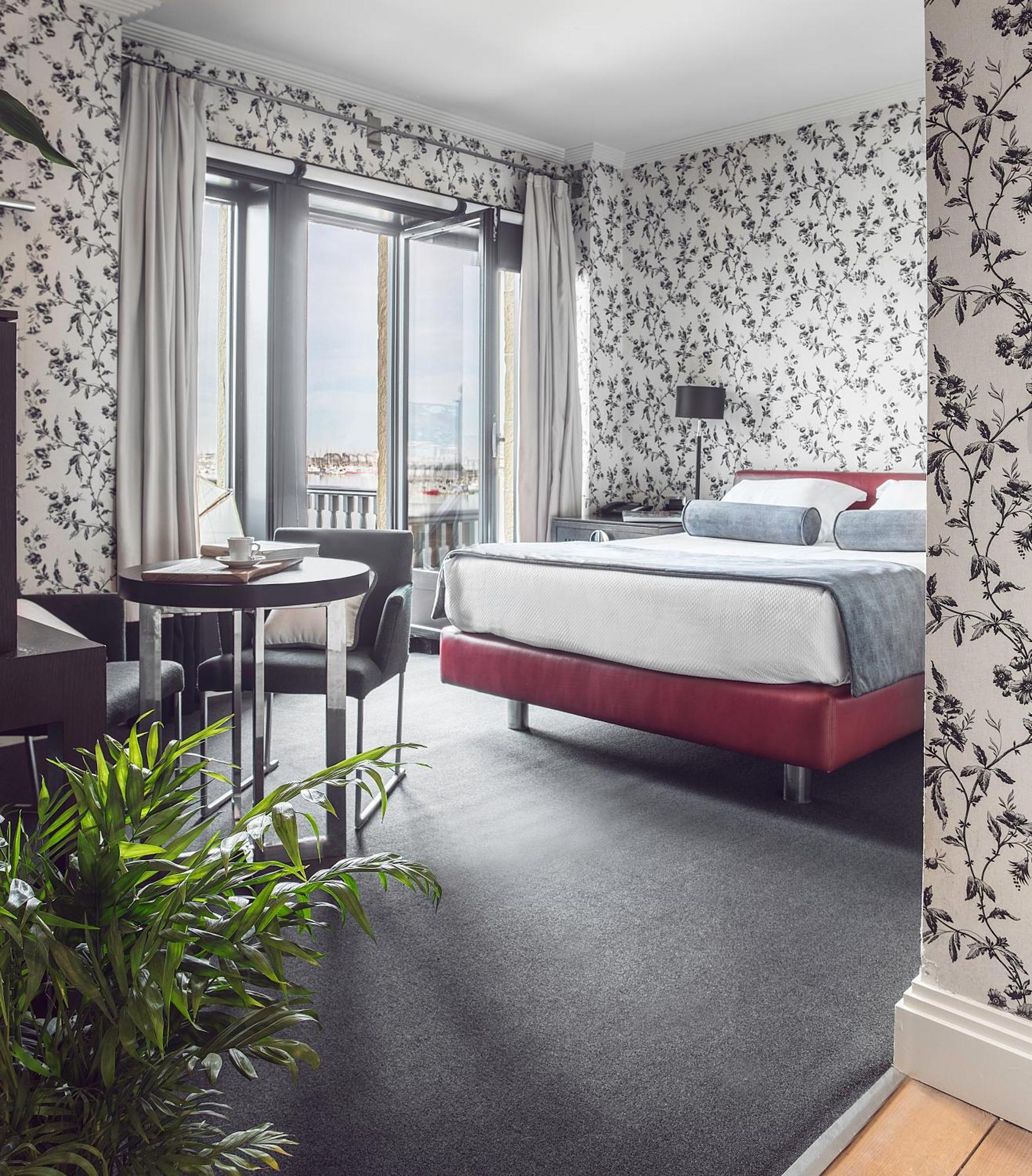 Double or Twin Room Sea View