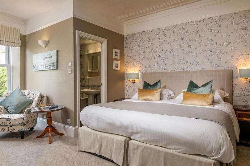 Large Double or Twin Room