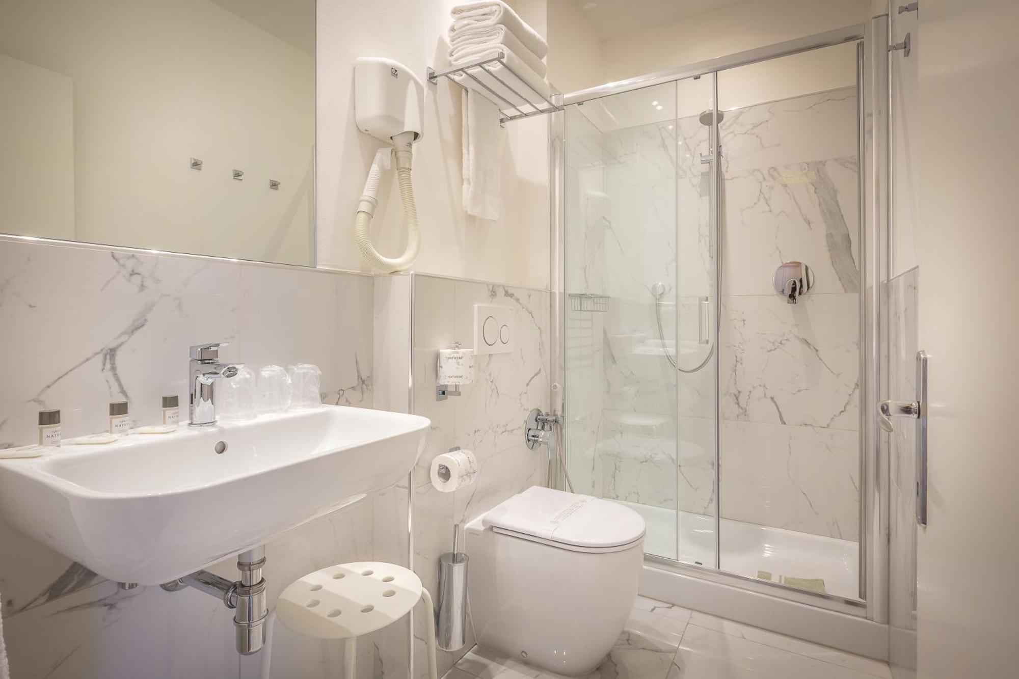 Double Room,1227531566:JPEG