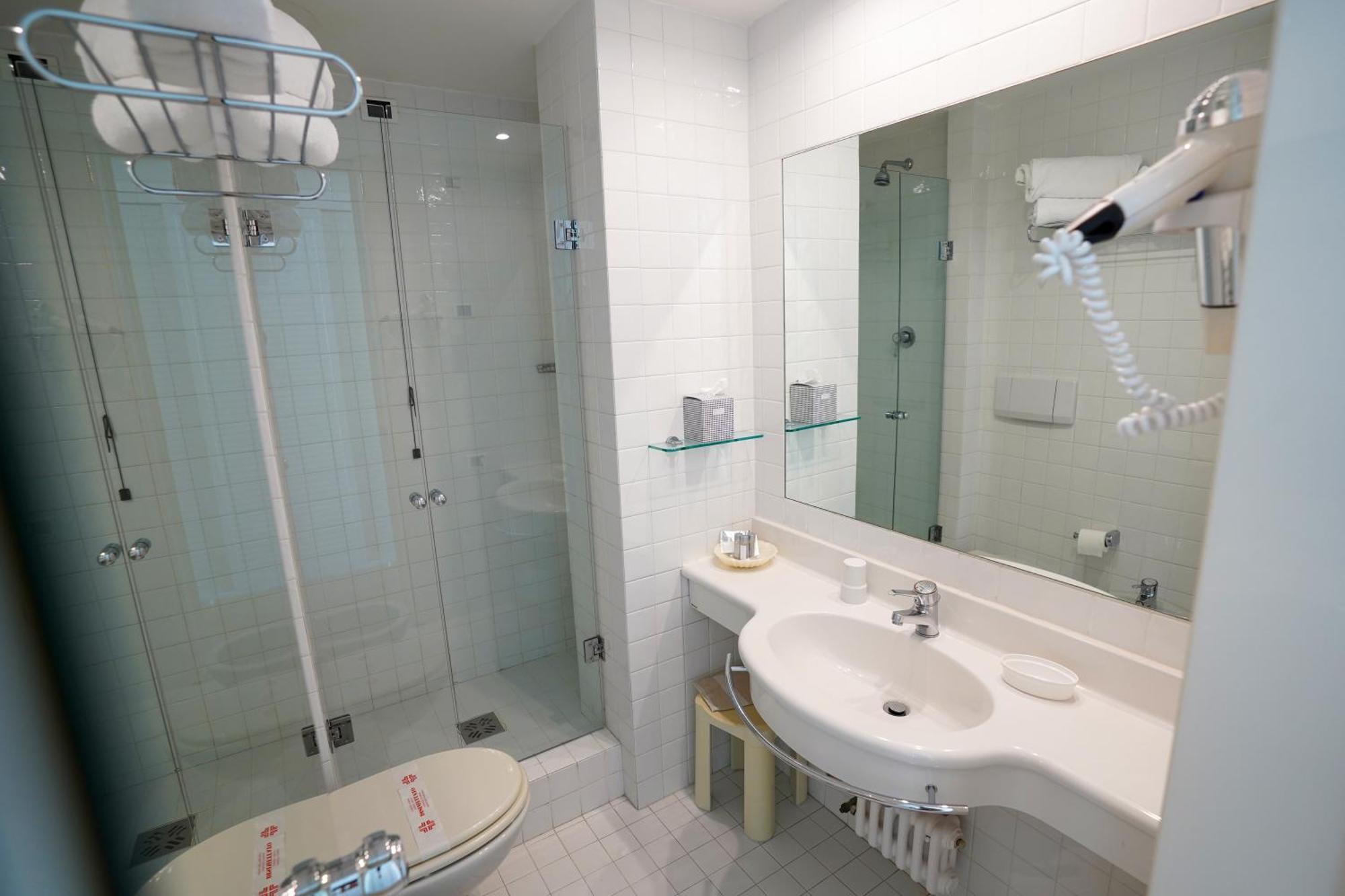 Classic Double Room,62858332:JPEG