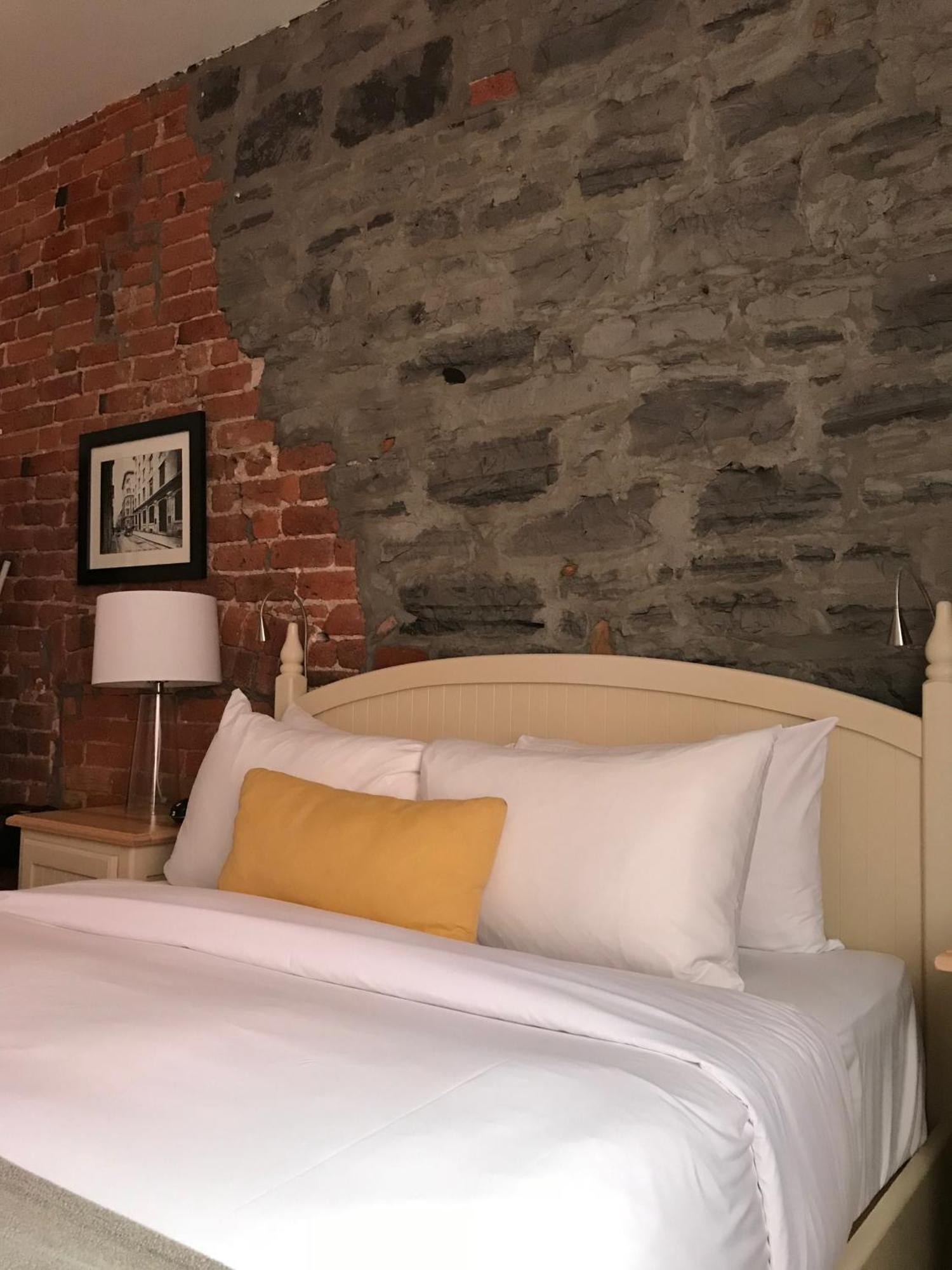 Classic Queen Room