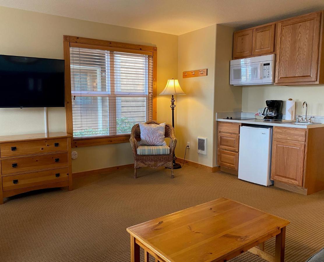 Queen Suite Sofabed 1st Floor Pets Allowed