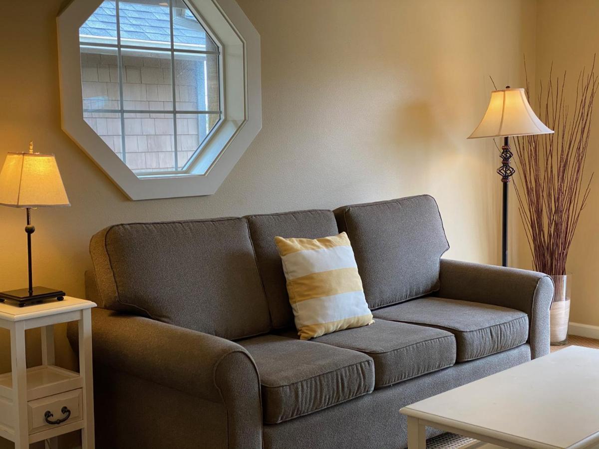 King Suite Sofabed 2nd Floor Non Pet