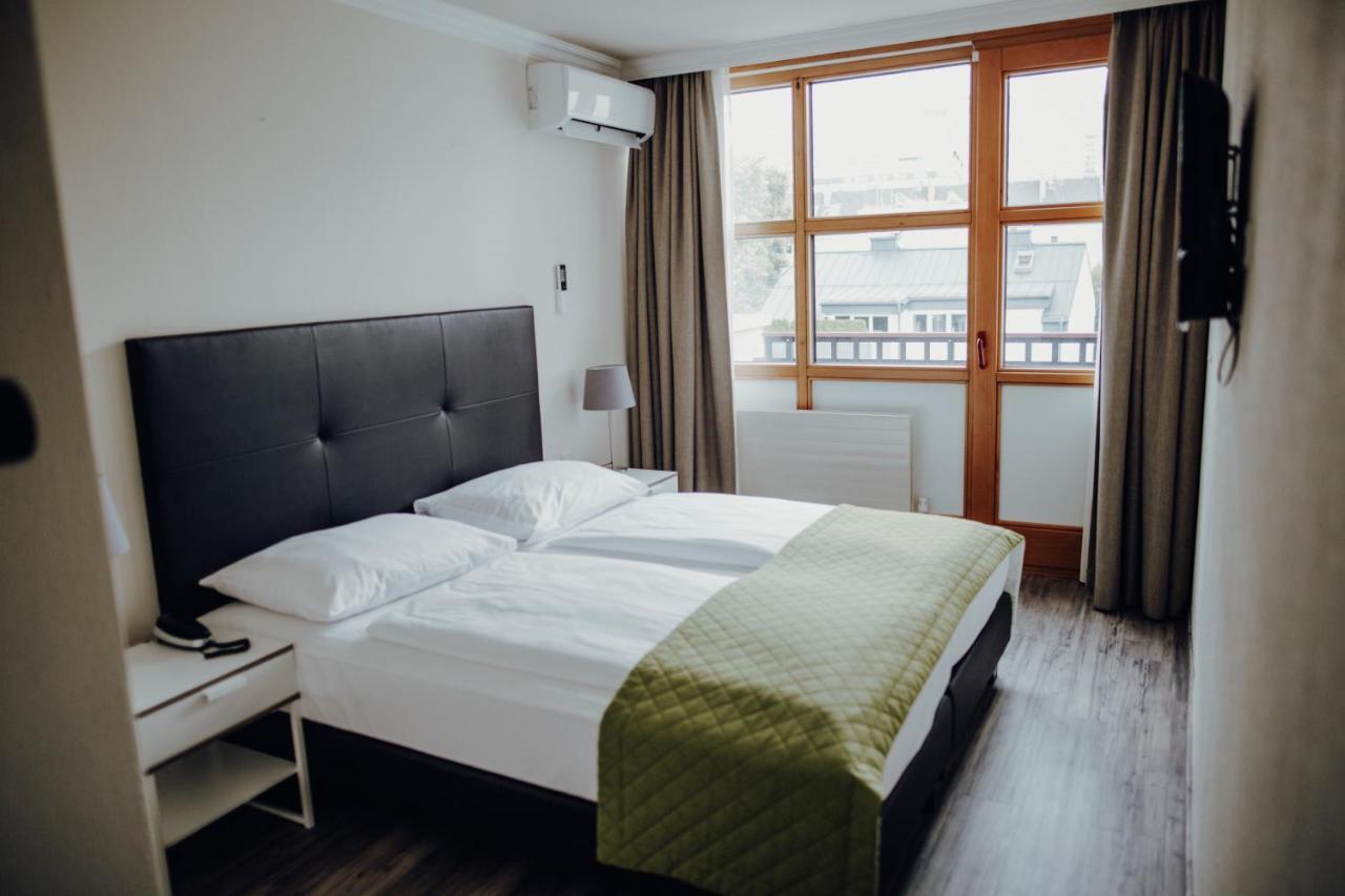 Double Room,1370808272:JPEG