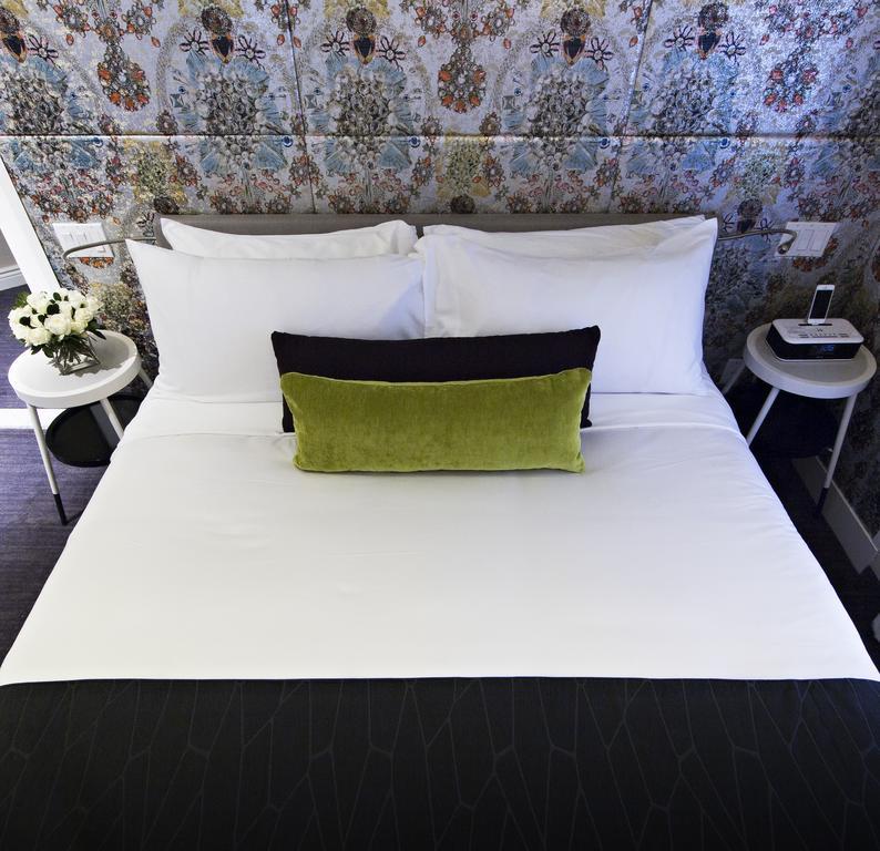 Queen Room with Roll In Shower - Accessible,1210836958:JPEG