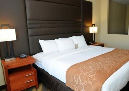 King Suite with Sofa Bed - Non-Smoking,123412642:JPEG