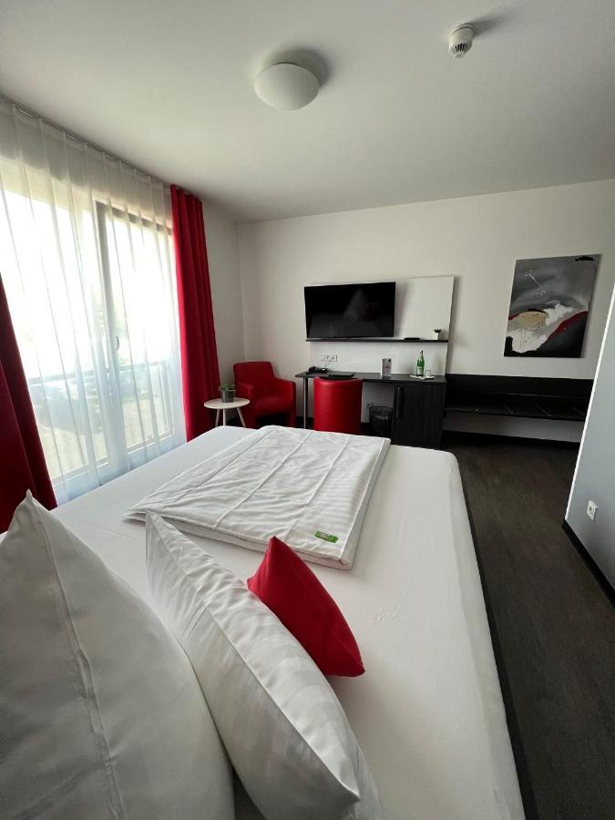 Large Single Room,1234299332:JPEG