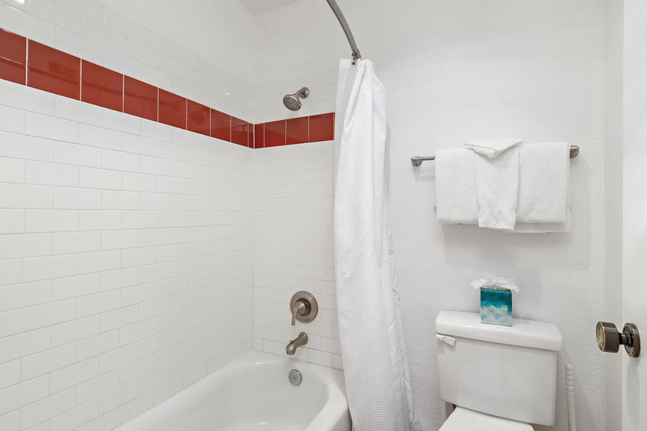 2 Bedroom Condominium,1234571465:JPEG