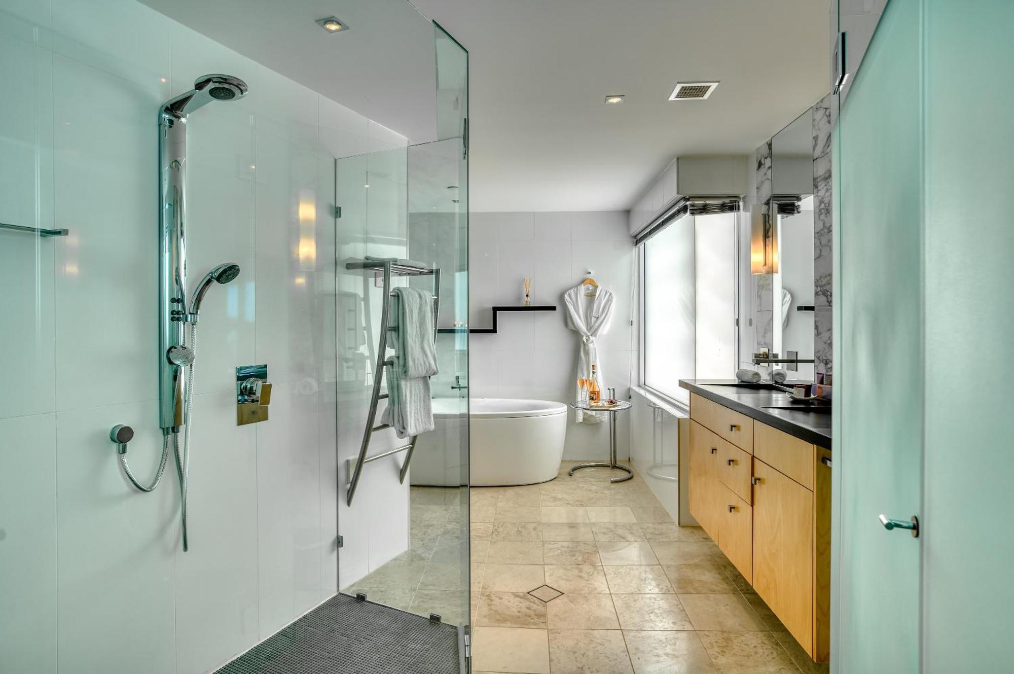 Three-Bedroom Suite Ocean View