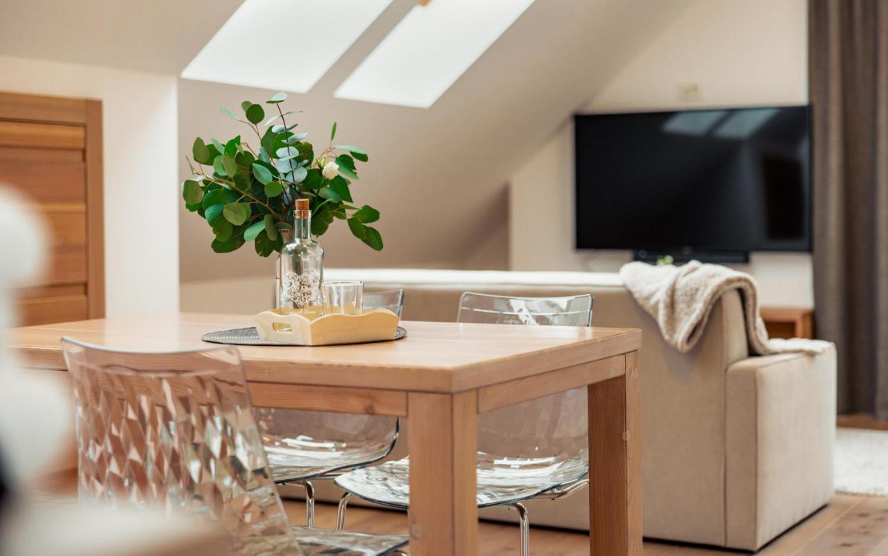 Suite,1238304634:JPEG