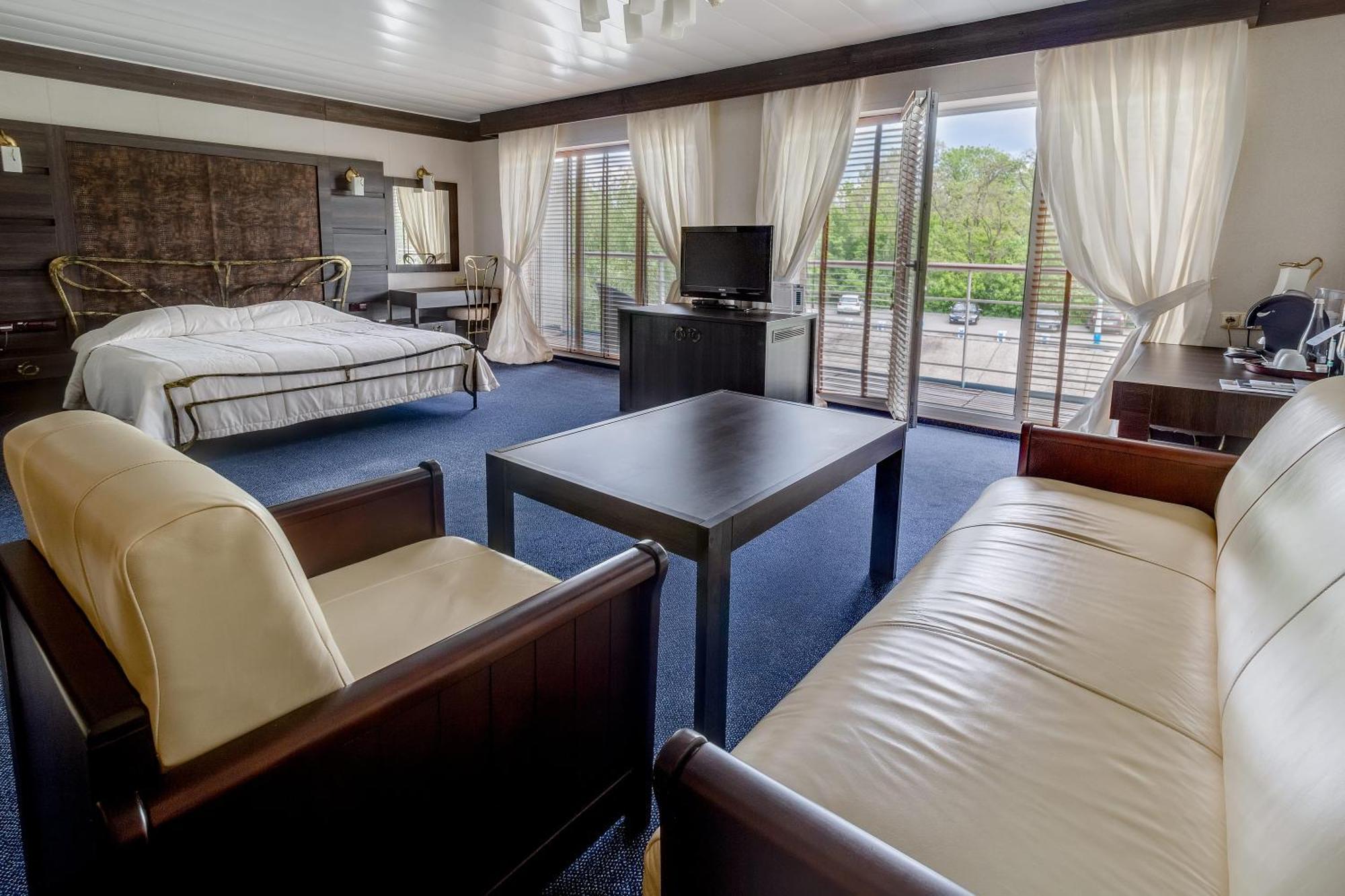 Deluxe Double Room Park View