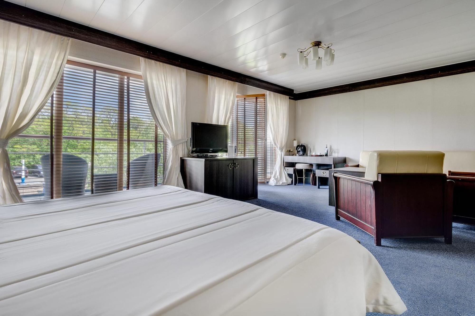 Deluxe Double Room River View