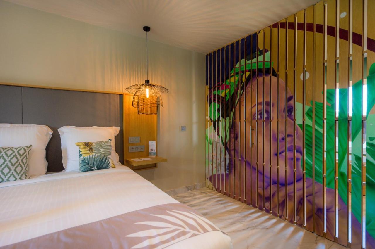 Suite with Garden View