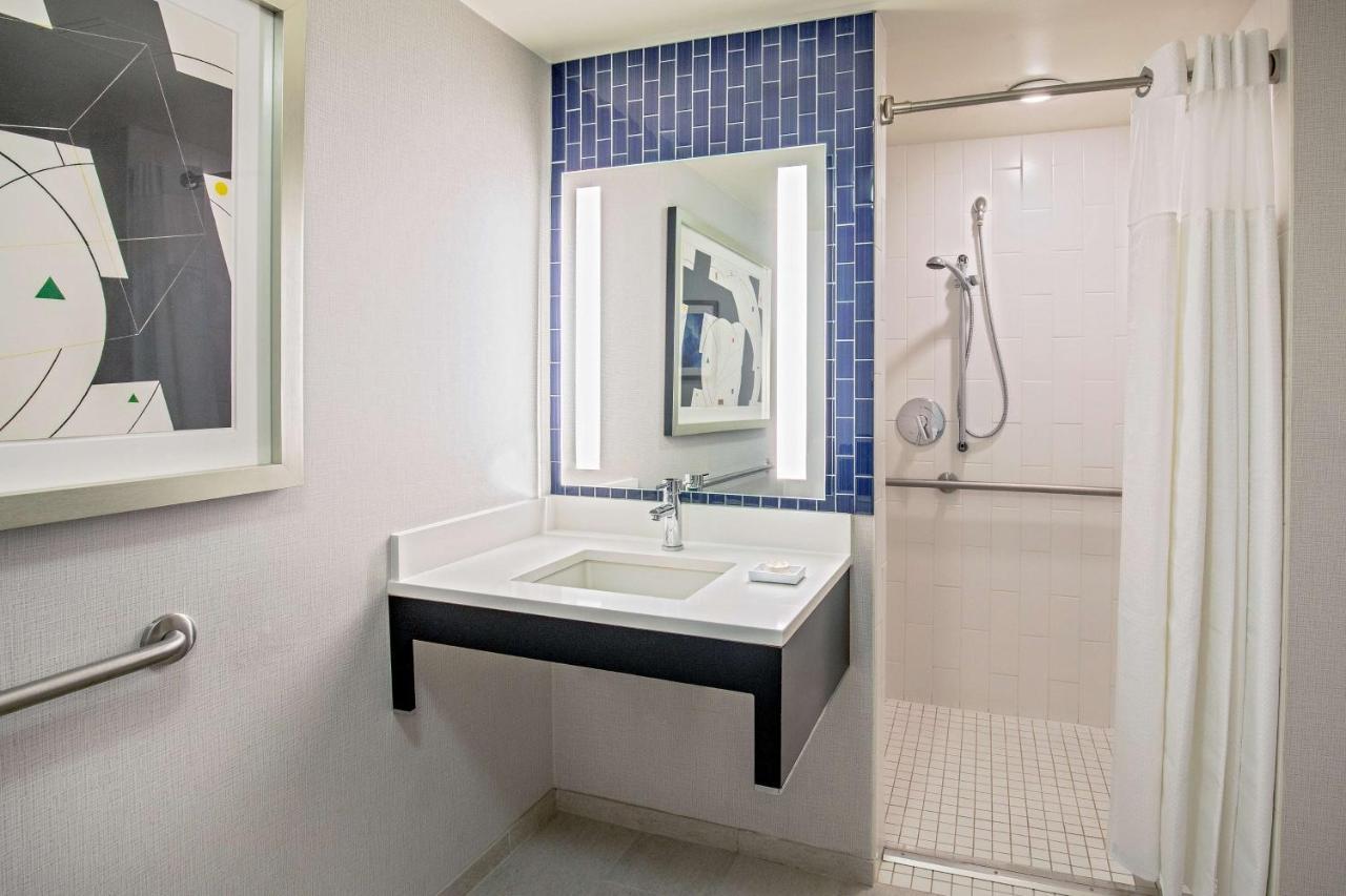Two Queens River View Mobility or Hearing Access Roll Shower West Tower