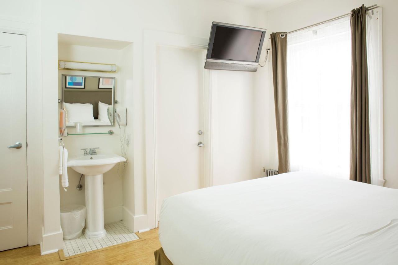 Standard Queen Room