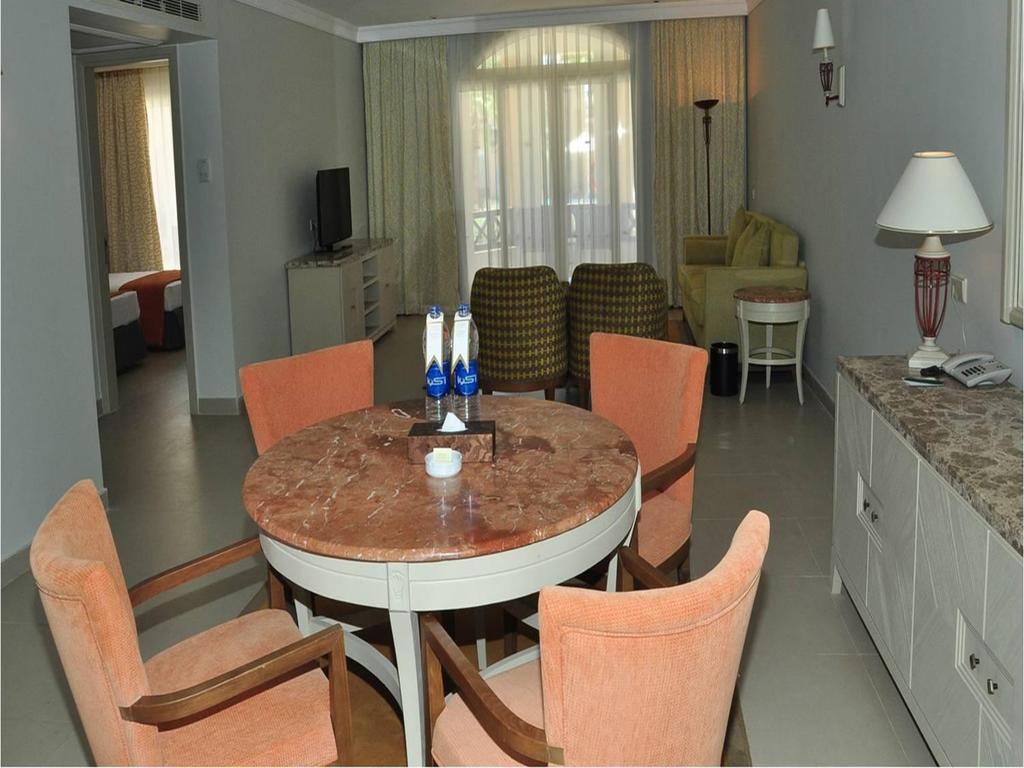 Two-Bedroom Suite,705686431:JPEG