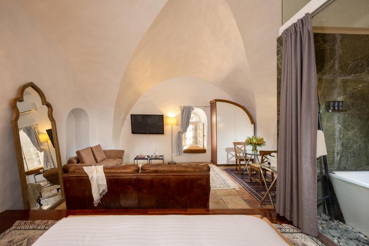 Luxury Suite Bath