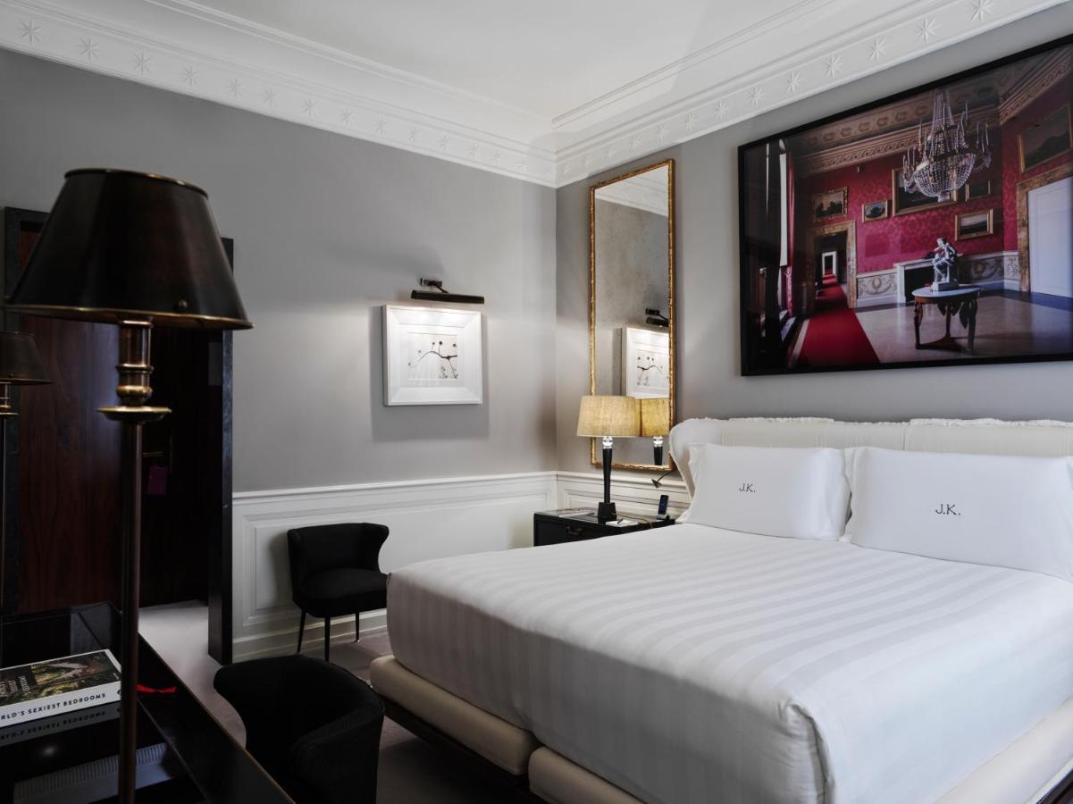 JKDeluxe Room