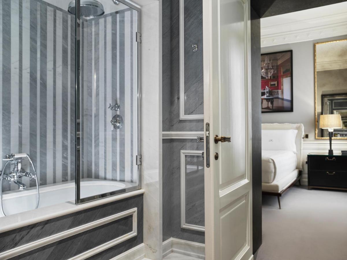 JKDeluxe Room