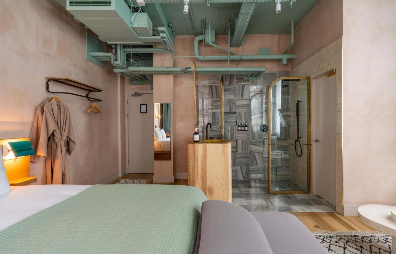 Signature Suite,1263333457:JPEG