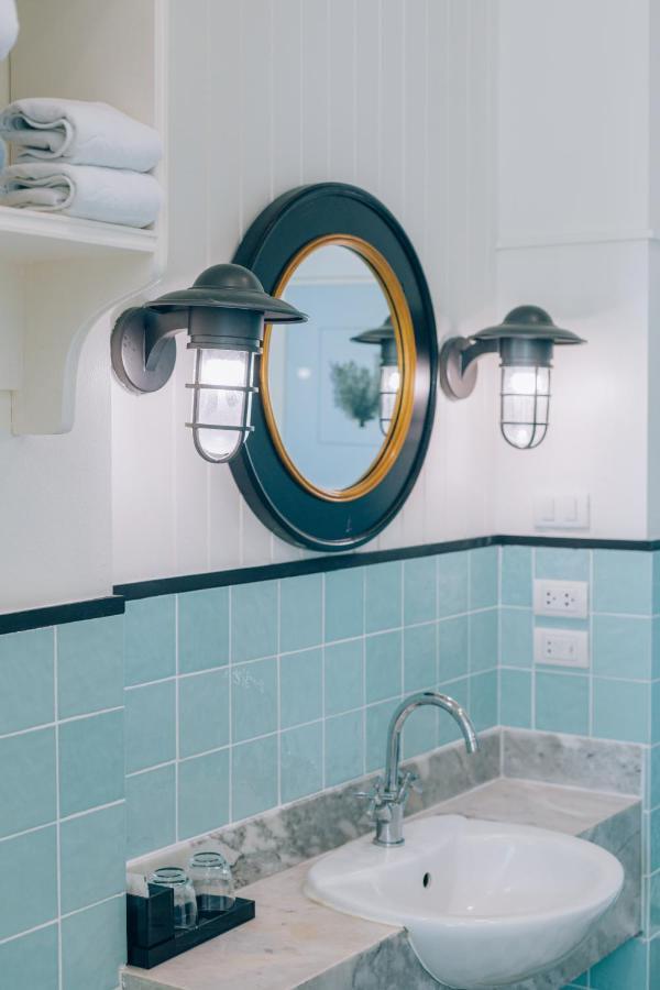 Deluxe Double Room Pool Access