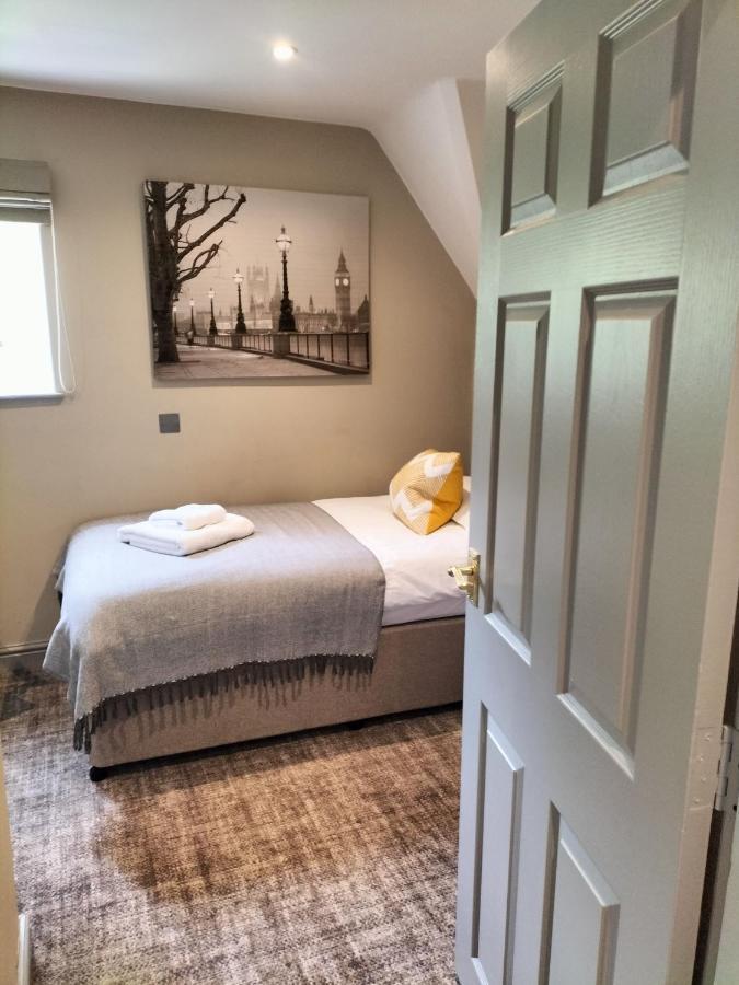 Family Room,1263854695:JPEG