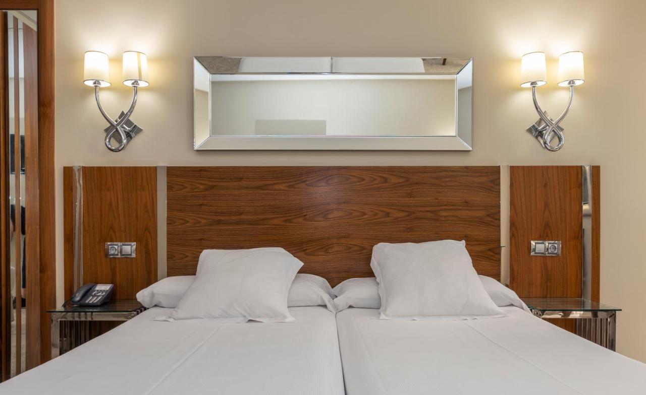 Twin Room,701686552:JPEG