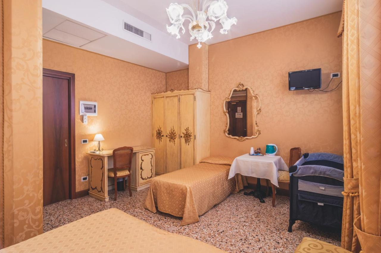 Comfort Triple Room
