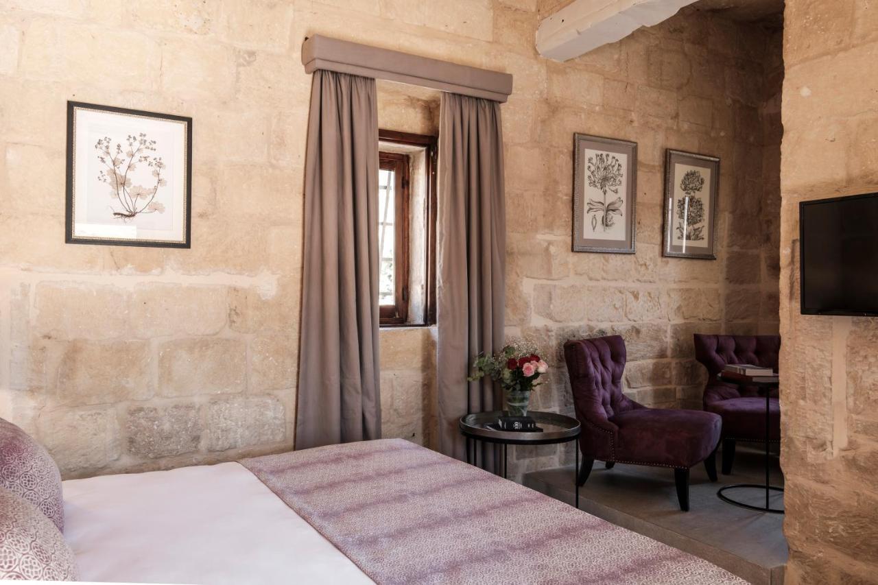 Traditional Classic Room