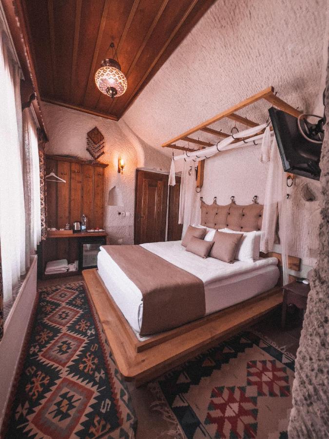 Small Double Room,1349002547:JPEG