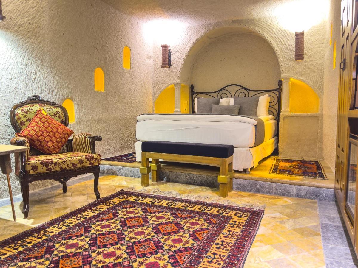 Double Cave Room