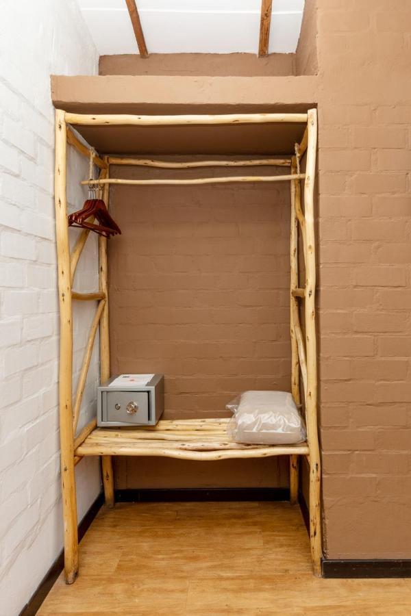 Traditional Room,1271688988:JPEG