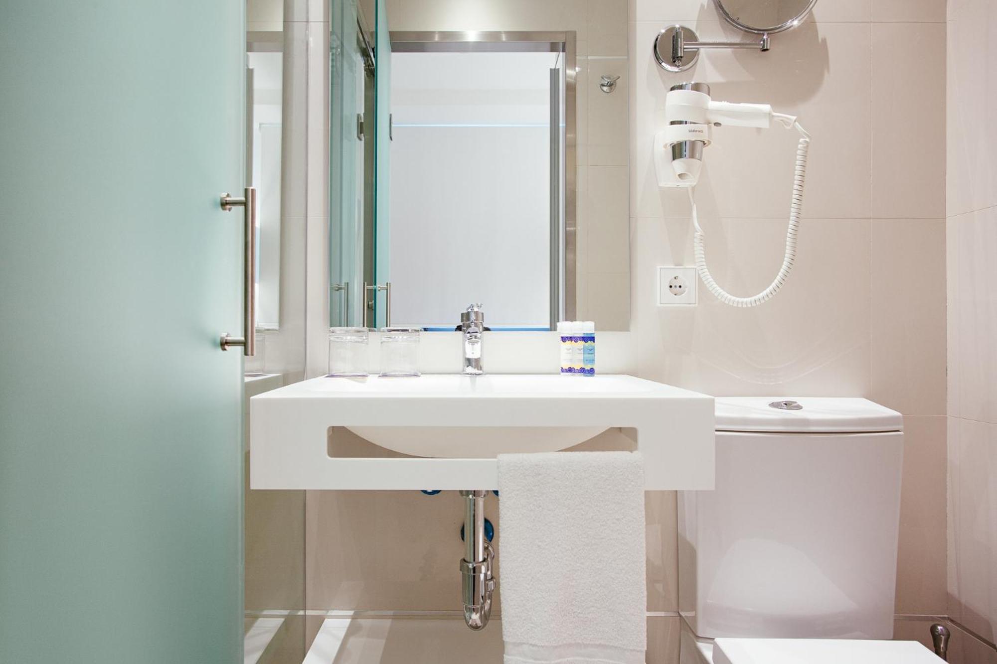 Standard Single Room,1272687913:JPEG